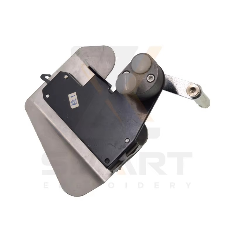 Upper Thread Hook Wiper Ass'y pro čínský závěsný stroj C0101CN06